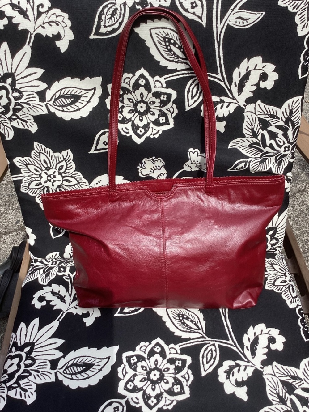 Extra Beautiful Latico USA Fine Leather Red Scalloped Top Tote Style Handbag🦋 - Picture 2 of 13